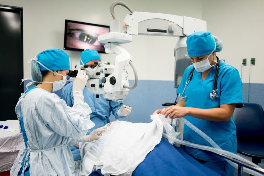 Choosing the Right Specialist for Cataract Surgery in Sydney